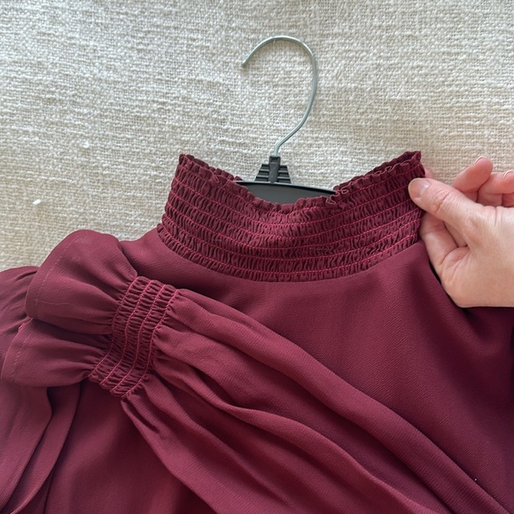 Reformation Stevi dress in Plum - Picture 5 of 8